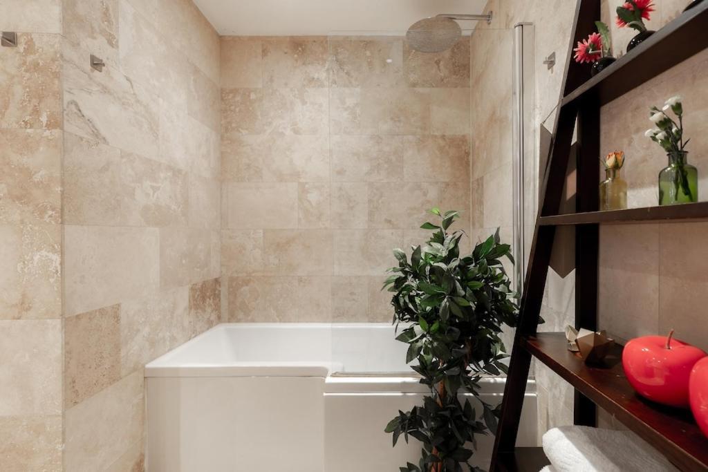 Apartamento Revamped & Luxxe For Covent Garden Lovers! Adorable For Families & Friends