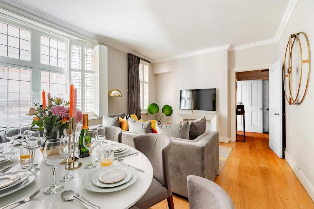 Apartamento Revamped & Luxxe For Covent Garden Lovers! Adorable For Families & Friends Londres